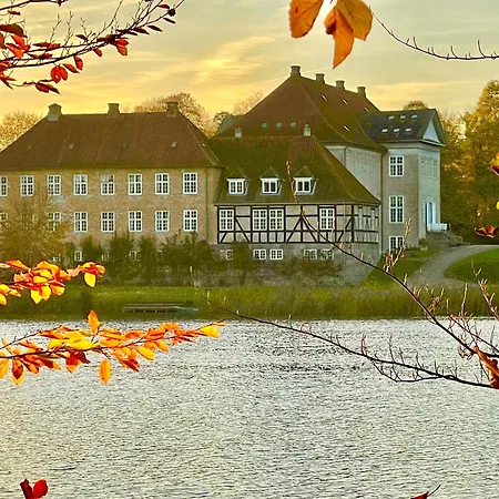 Skjoldenaesholm Slot Jystrup
