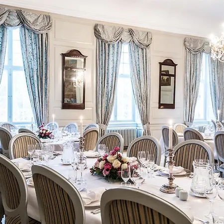 Skjoldenaesholm Slot 3*