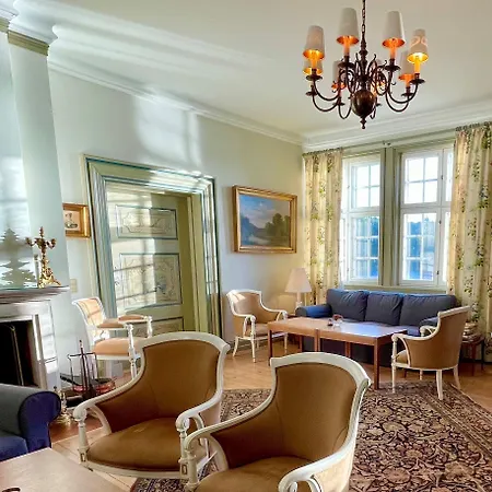 Hotell Skjoldenaesholm Slot 3*