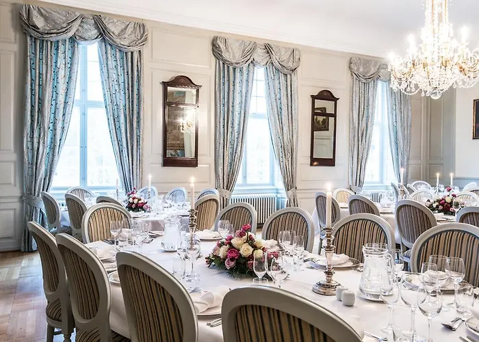 Skjoldenaesholm Slot 3*